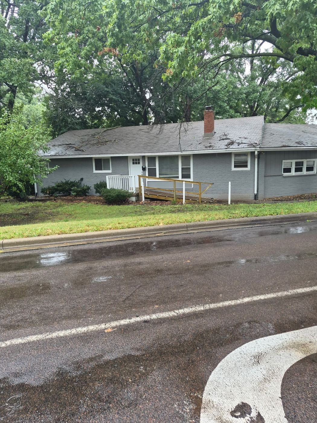 Front of the house with the ramp to the door